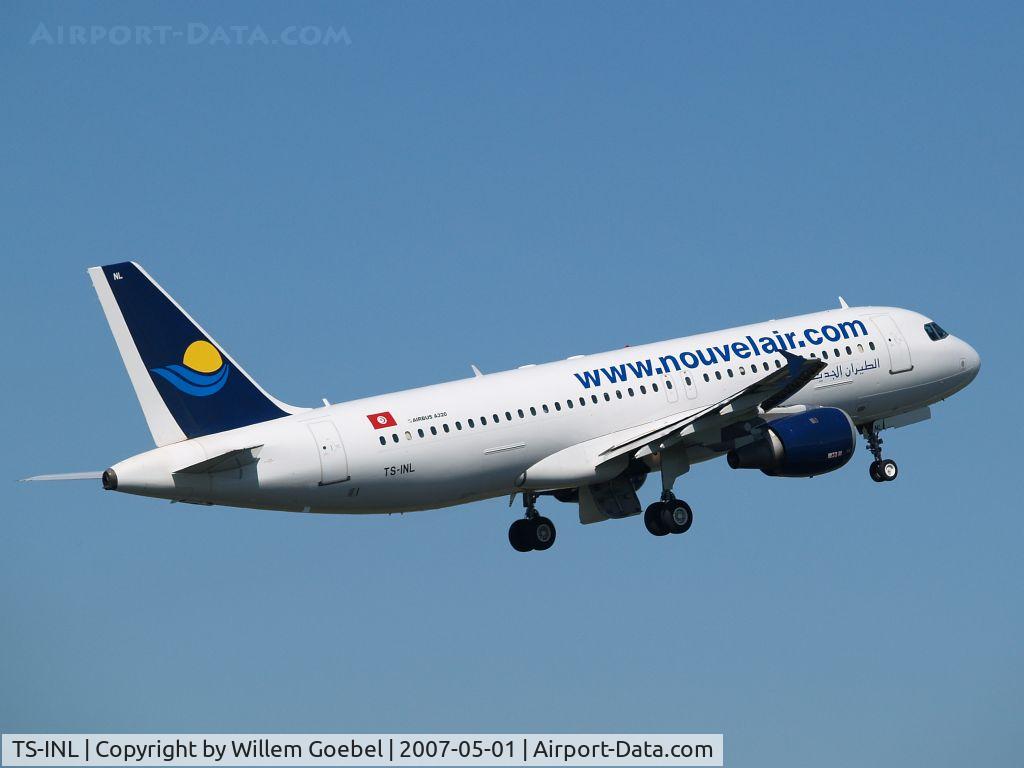 TS-INL, 1993 Airbus A320-211 C/N 400, Take off from Schiphol Airport on runway 36L