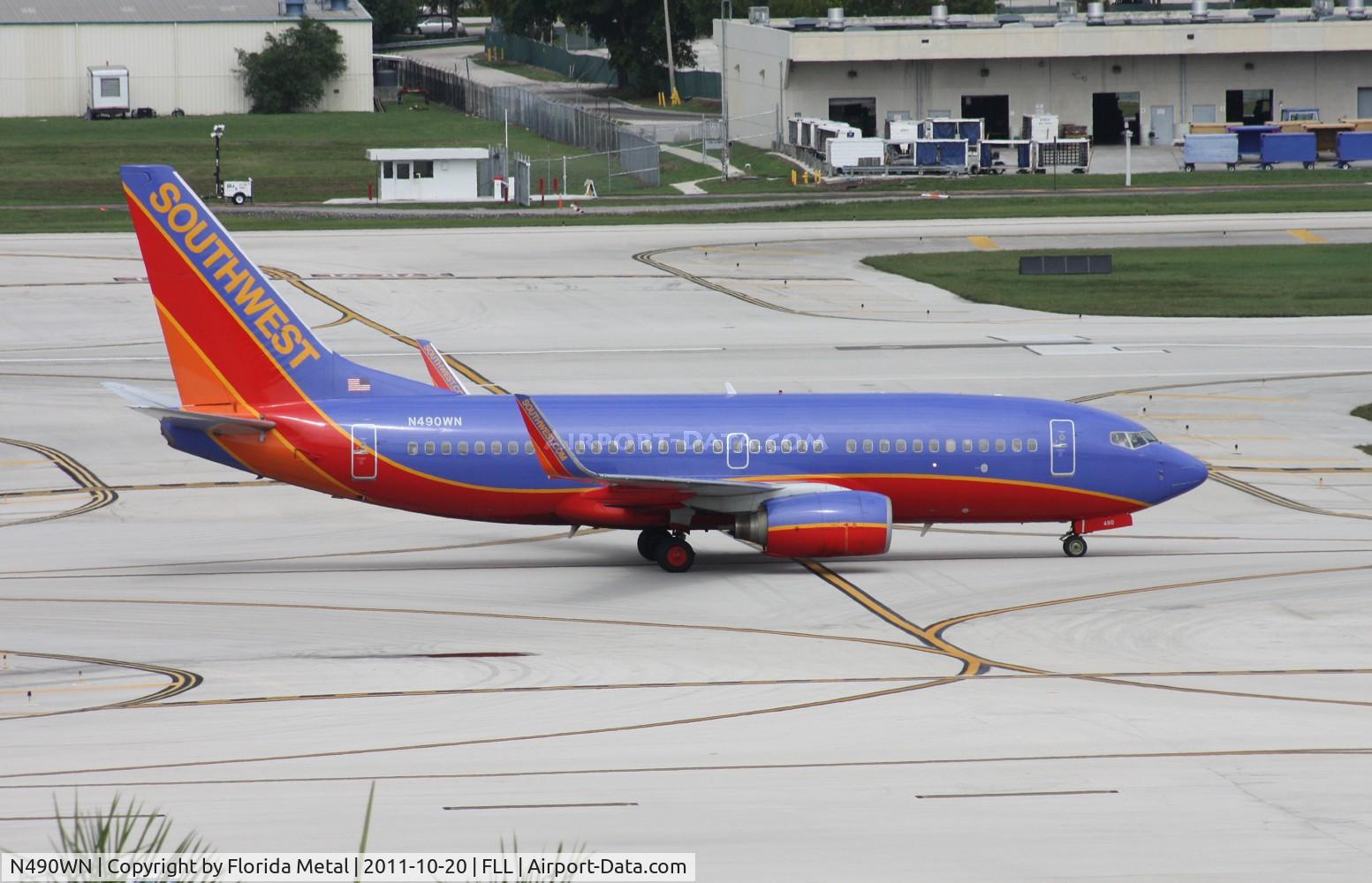 N490WN, 2004 Boeing 737-7H4 C/N 32476, Southwest 737