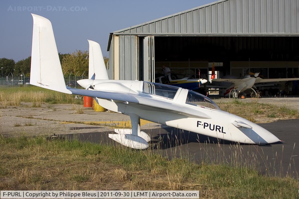 F-PURL, Rutan Long-EZ C/N 127, Typical position of LongEze or VariEze canards when not flying or taxiing. This one has got a Lycoming with 150 HP. Thanks to Walter P. for his warm welcome.
