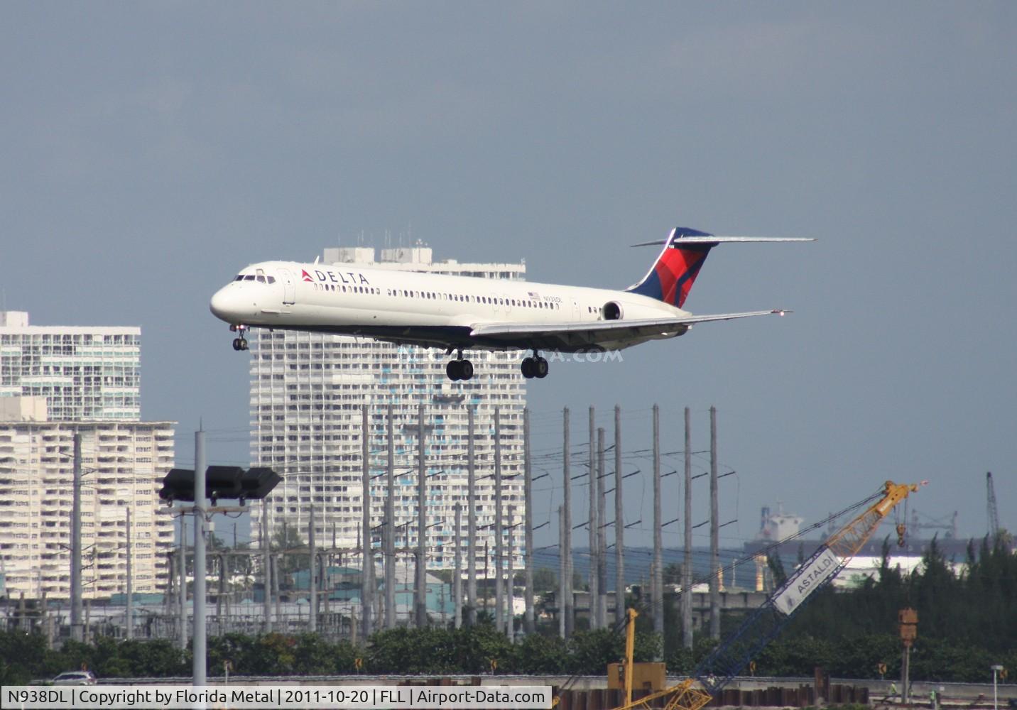 N938DL, 1989 McDonnell Douglas MD-88 C/N 49811, Delta MD-88