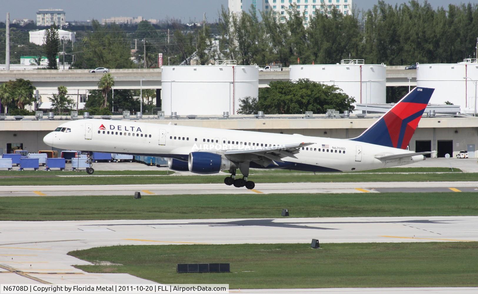 N6708D, 2000 Boeing 757-232 C/N 30480, Delta 757