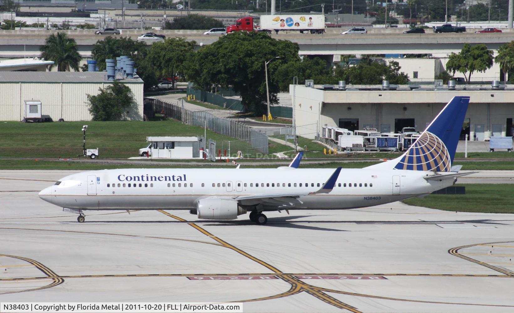 N38403, 2001 Boeing 737-924 C/N 30120, Continental 737