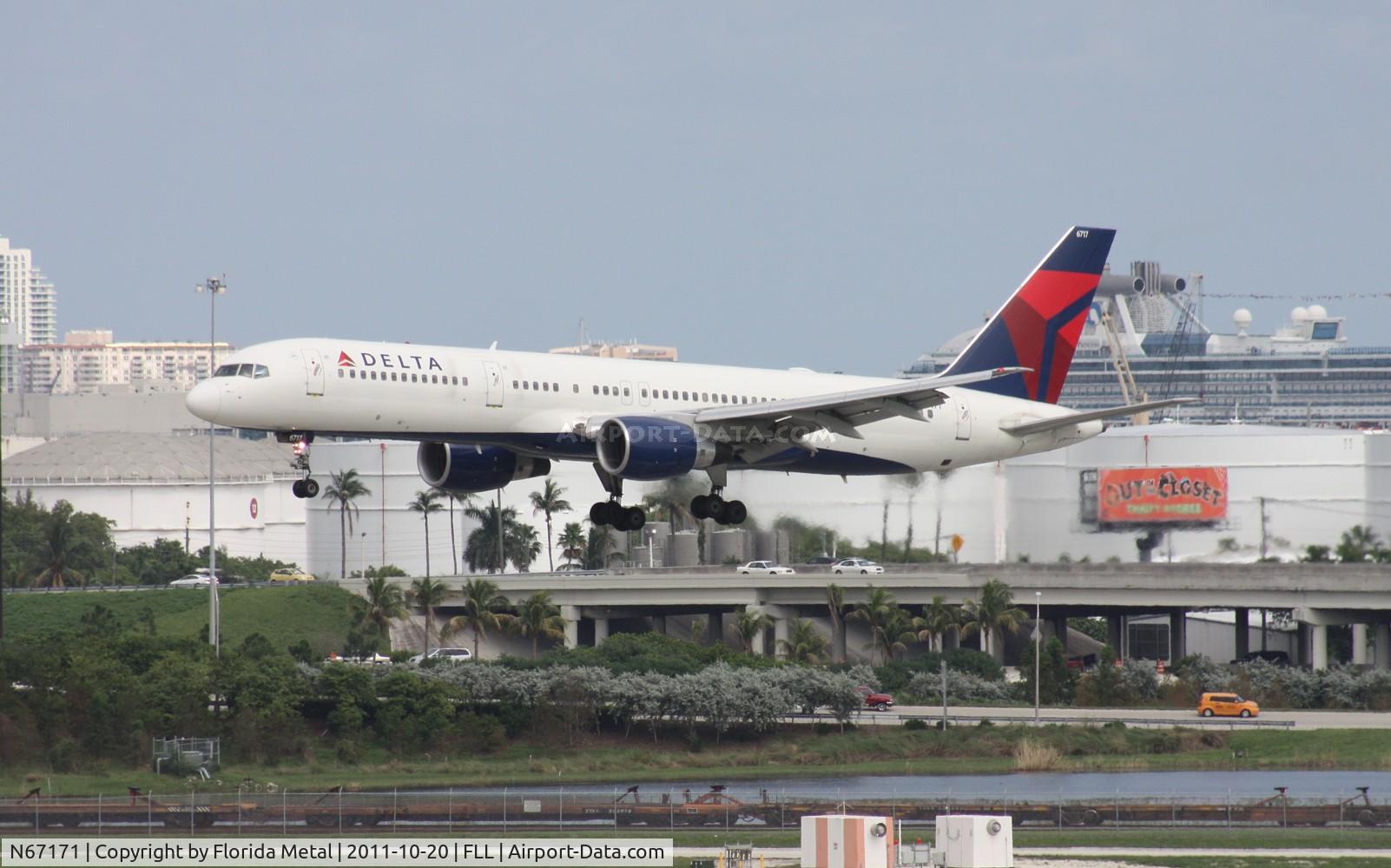 N67171, 2001 Boeing 757-232 C/N 30839, Delta 757