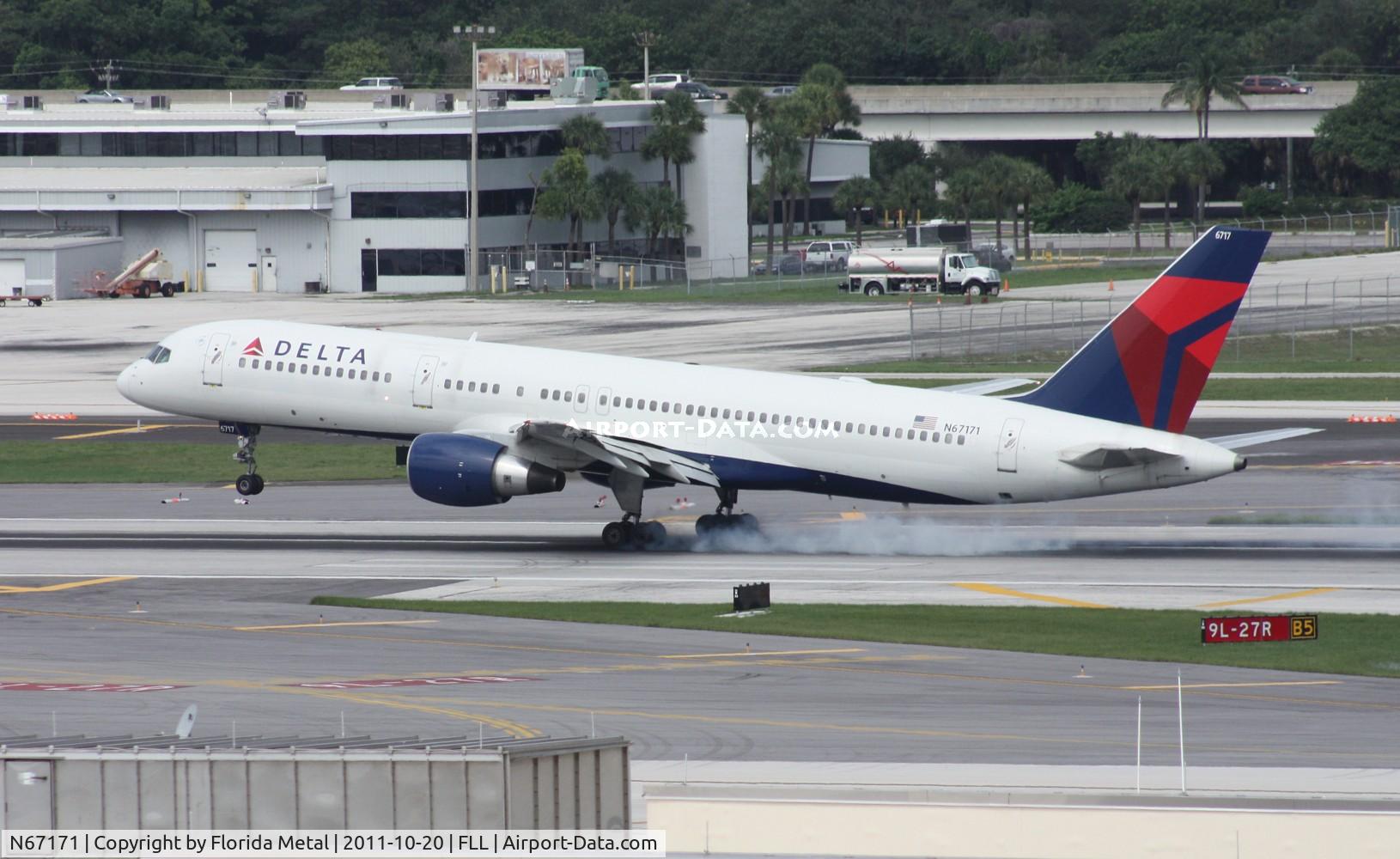 N67171, 2001 Boeing 757-232 C/N 30839, Delta 757