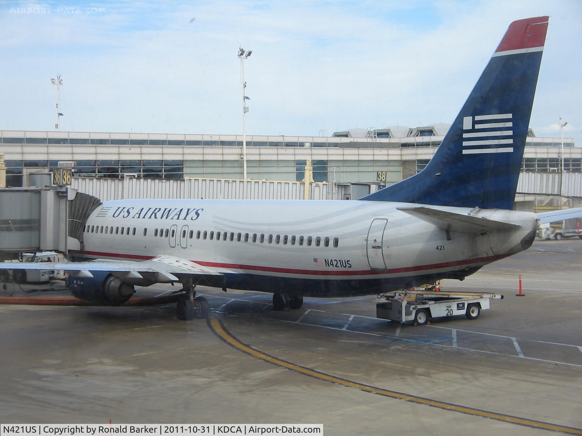 N421US, 1989 Boeing 737-401 C/N 23988, DCA, VA