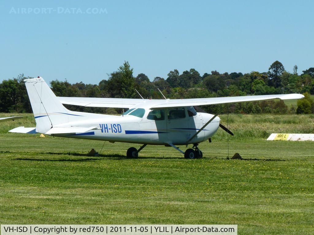 VH-ISD, Cessna 172N Skyhawk C/N 17272423, Cessna 172N VH-ISD at Lilydale
