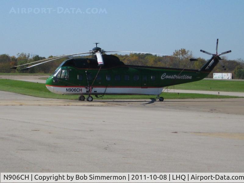 N906CH, 1971 Sikorsky S-61N C/N 61490, On the ramp at Lancaster, Ohio