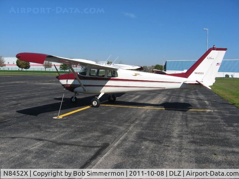 N8452X, 1961 Cessna 172C C/N 17248952, On the ramp at Delaware, Ohio