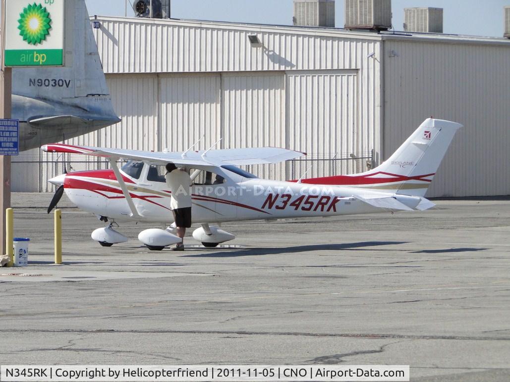 N345RK, 2007 Cessna T182T Turbo Skylane C/N T18208790, Just completed re-fueling