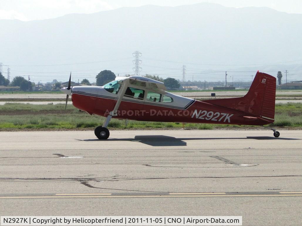 N2927K, 1979 Cessna 180K Skywagon C/N 18053132, Taxiing to runway 26 for take off