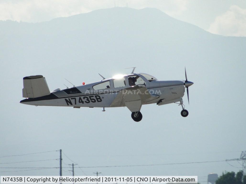 N7435B, 1974 Beech V35B Bonanza C/N D-9593, Airbourne from runway 26R