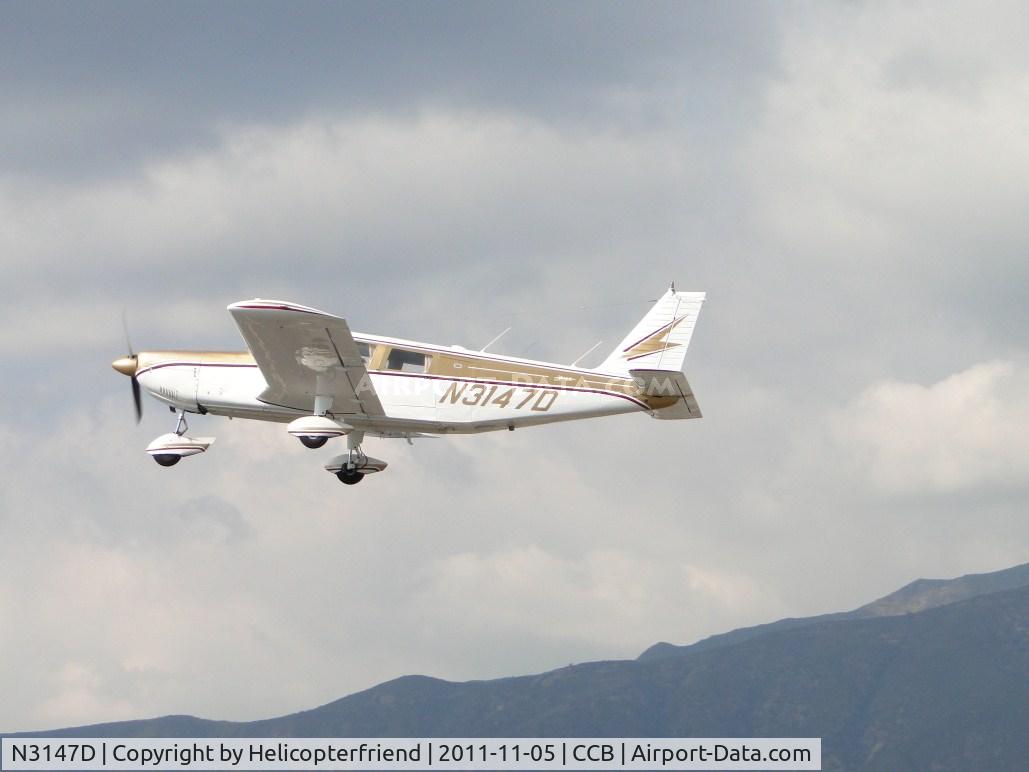 N3147D, 1968 Piper PA-32-300 Cherokee Six C/N 32-40412, Headed westbound after take off
