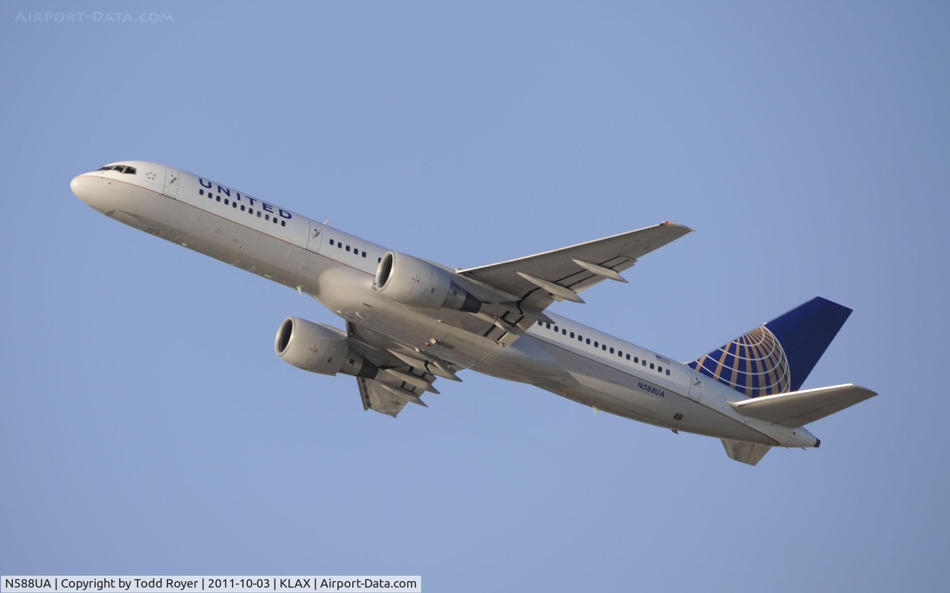 N588UA, 1993 Boeing 757-222 C/N 26717, Departing LAX