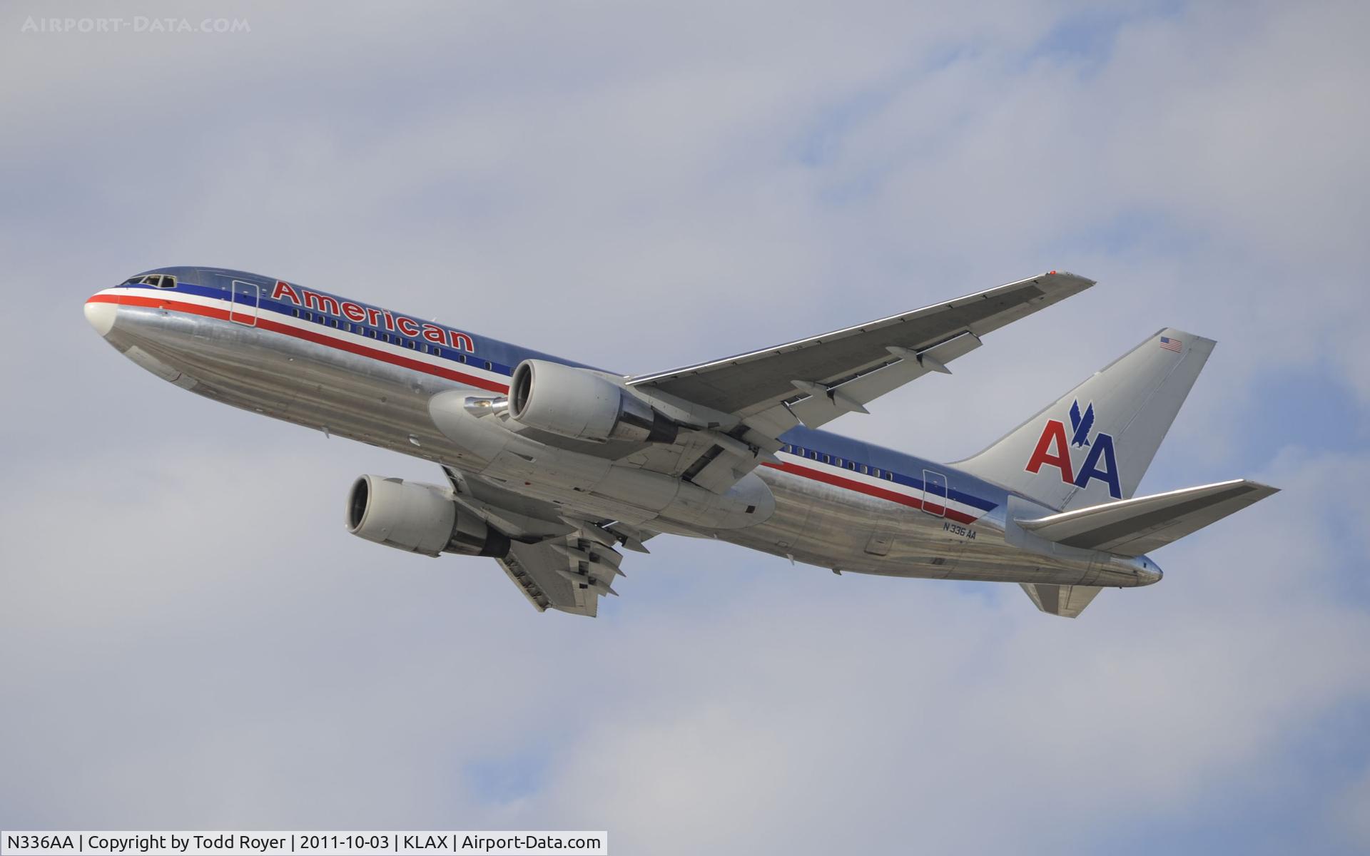 N336AA, 1987 Boeing 767-223 C/N 22334, Departing LAX