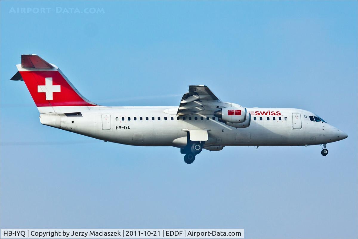 HB-IYQ, 2001 British Aerospace Avro 146-RJ100 C/N E3384, British Aerospace AVRO 146-RJ100
