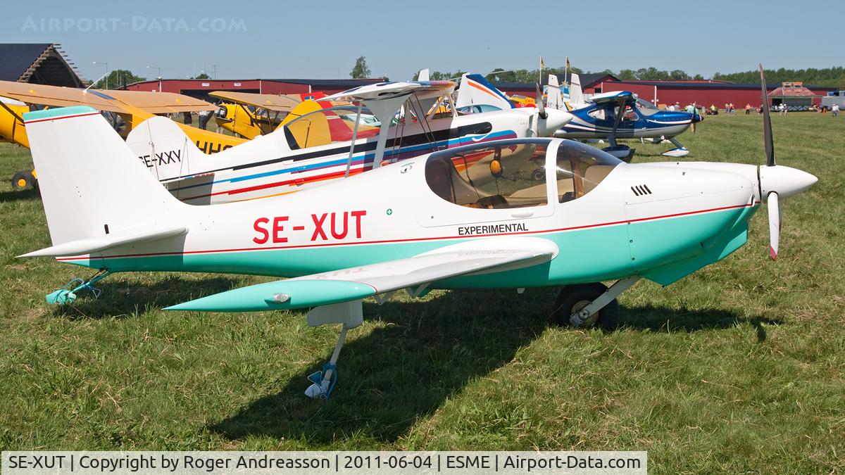SE-XUT, 2002 Europa XS Monowheel C/N 324-1000, At EAA FlyIn
