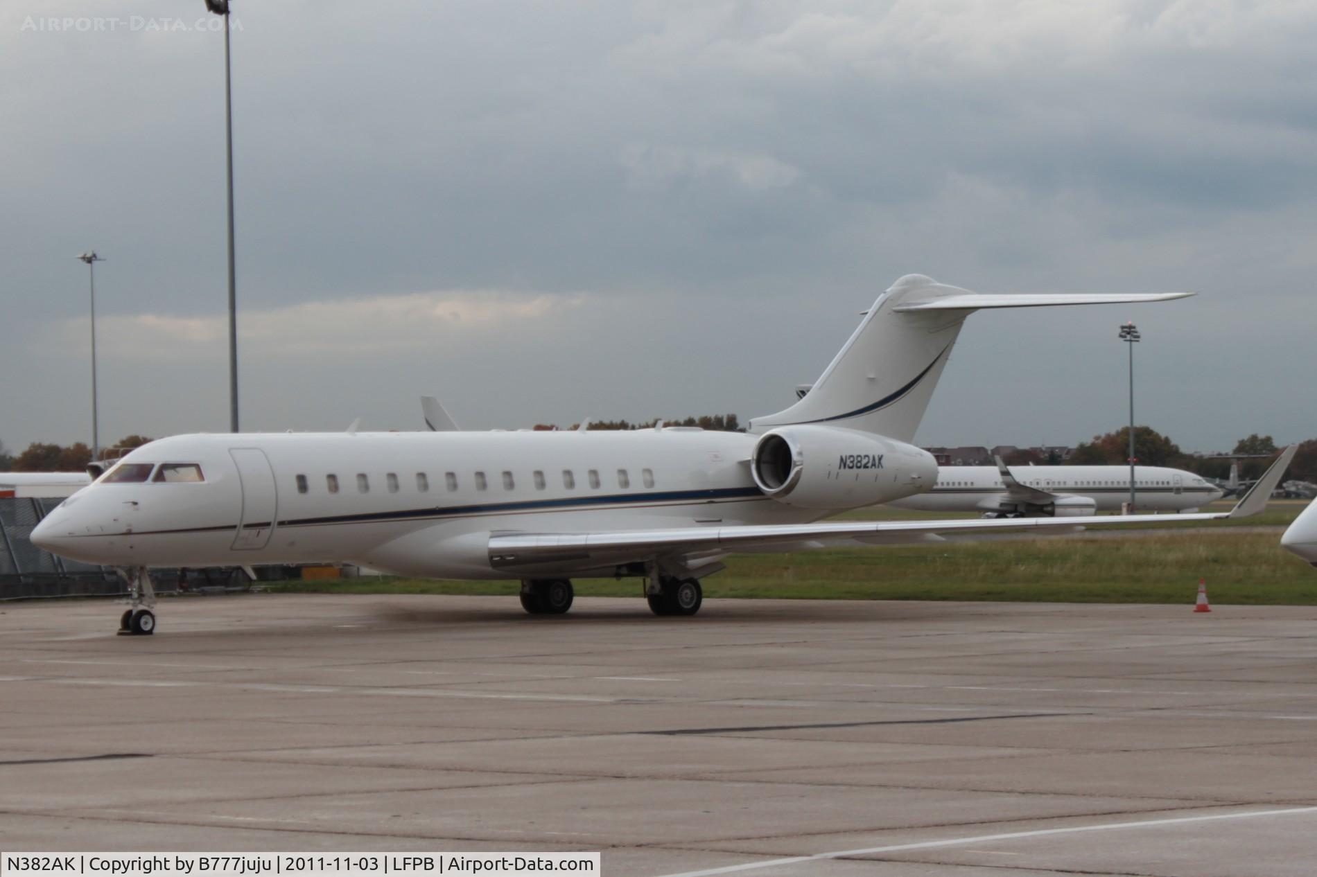 N382AK, 2005 Bombardier BD-700-1A10 Global Express XRS C/N 9181, on transit at Le Bourget