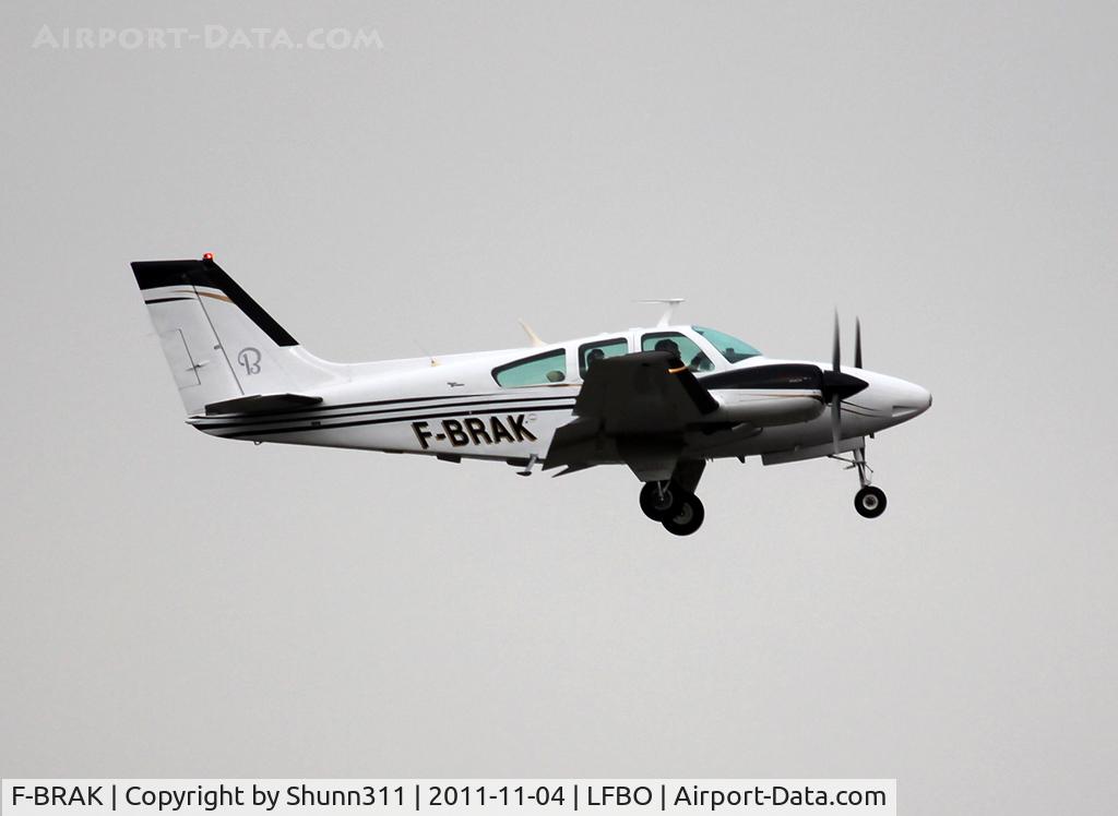F-BRAK, Beech 95-B55 Baron C/N TC-1170, Passing above rwy 32L...