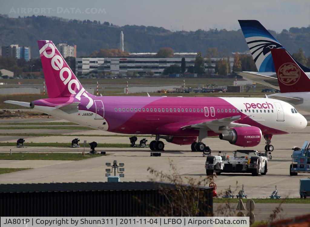 JA801P, 2011 Airbus A320-214 C/N 4887, Waiting his delivery...
