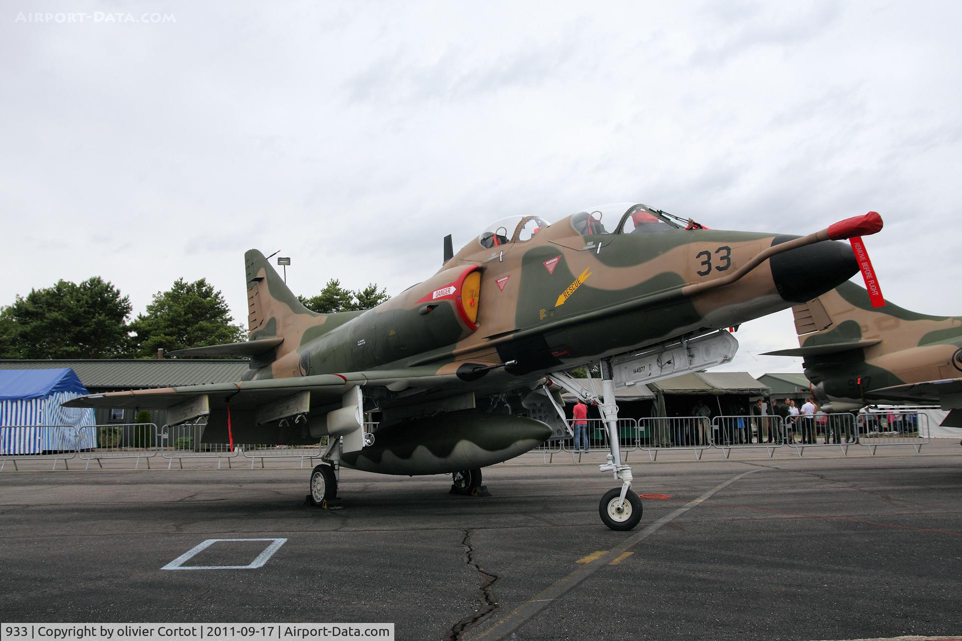 933, Douglas TA-4SU Skyhawk C/N 12223, Saint Dizier static display