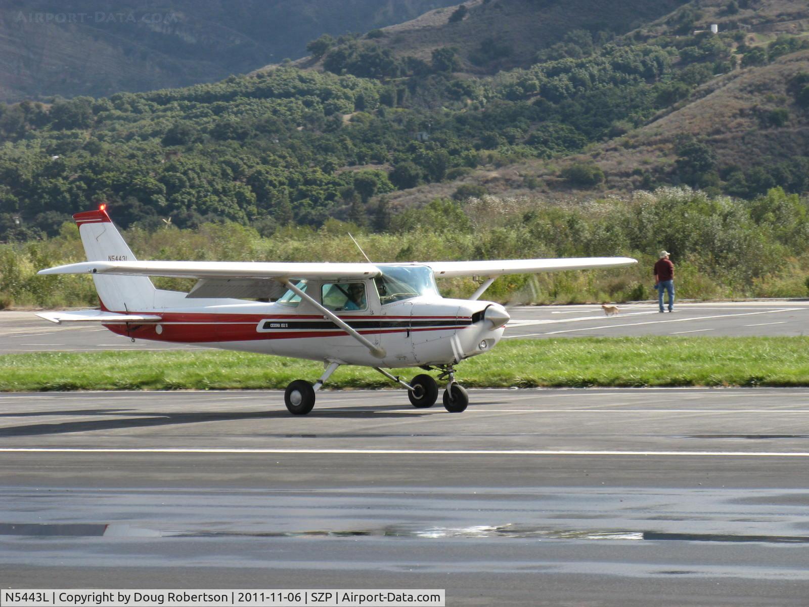 N5443L, 1980 Cessna 152 C/N 15284315, 1980 Cessna 152 II, Lycoming O-235 110 Hp, landing roll Rwy 22