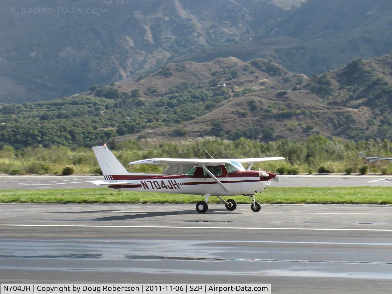 N704JH, 1976 Cessna 150M C/N 15078644, 1976 Cessna 150M, Continental O-200 100 Hp, landing roll Rwy 22