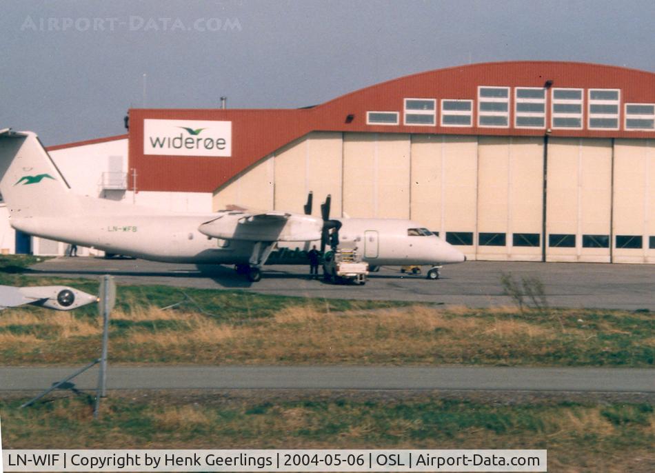 LN-WIF, 1994 De Havilland Canada DHC-8-103 Dash 8 C/N 372, Wideroe