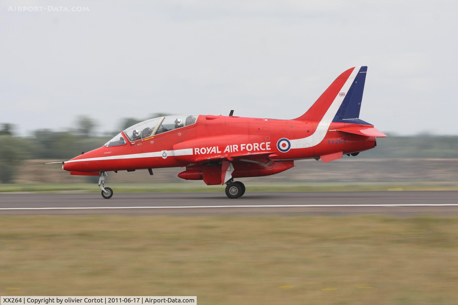 XX264, 1978 Hawker Siddeley Hawk T.1A C/N 100/312100, landing at Saint Dizier