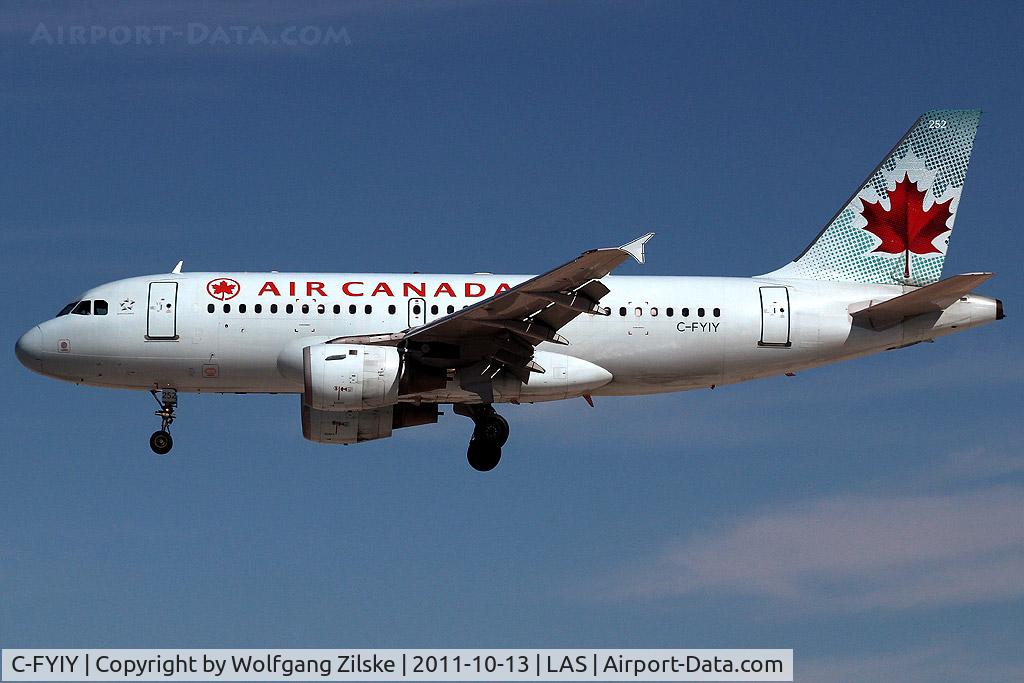 C-FYIY, 1996 Airbus A319-114 C/N 634, visitor