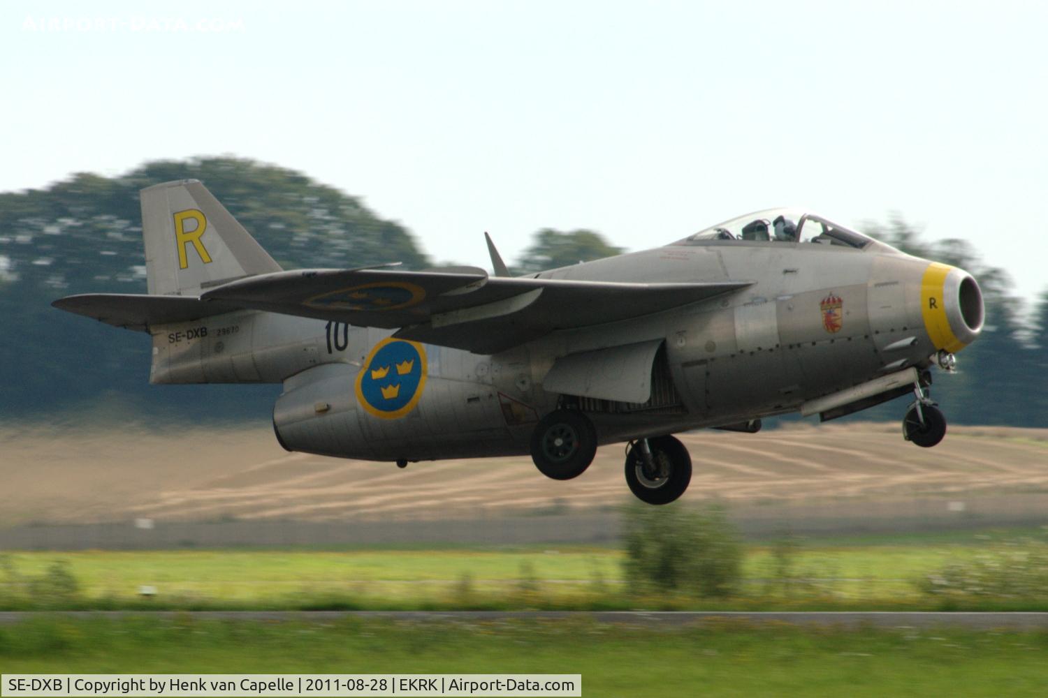 SE-DXB, 1955 Saab J-29F Tunnan C/N 29670, Sporty take of of the Saab Tunnan during the 2011 air show at Roskilde airport.