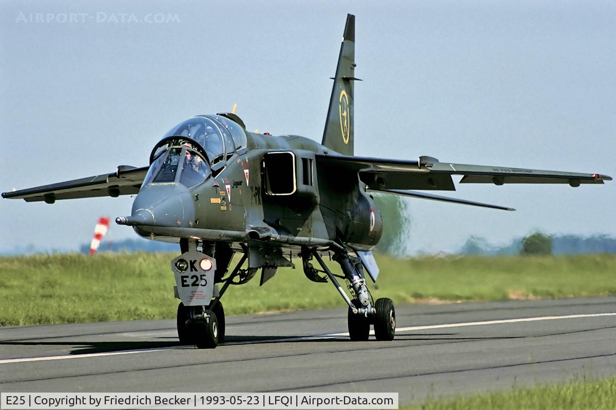 E25, Sepecat Jaguar E C/N E25, taxying back to the flightline