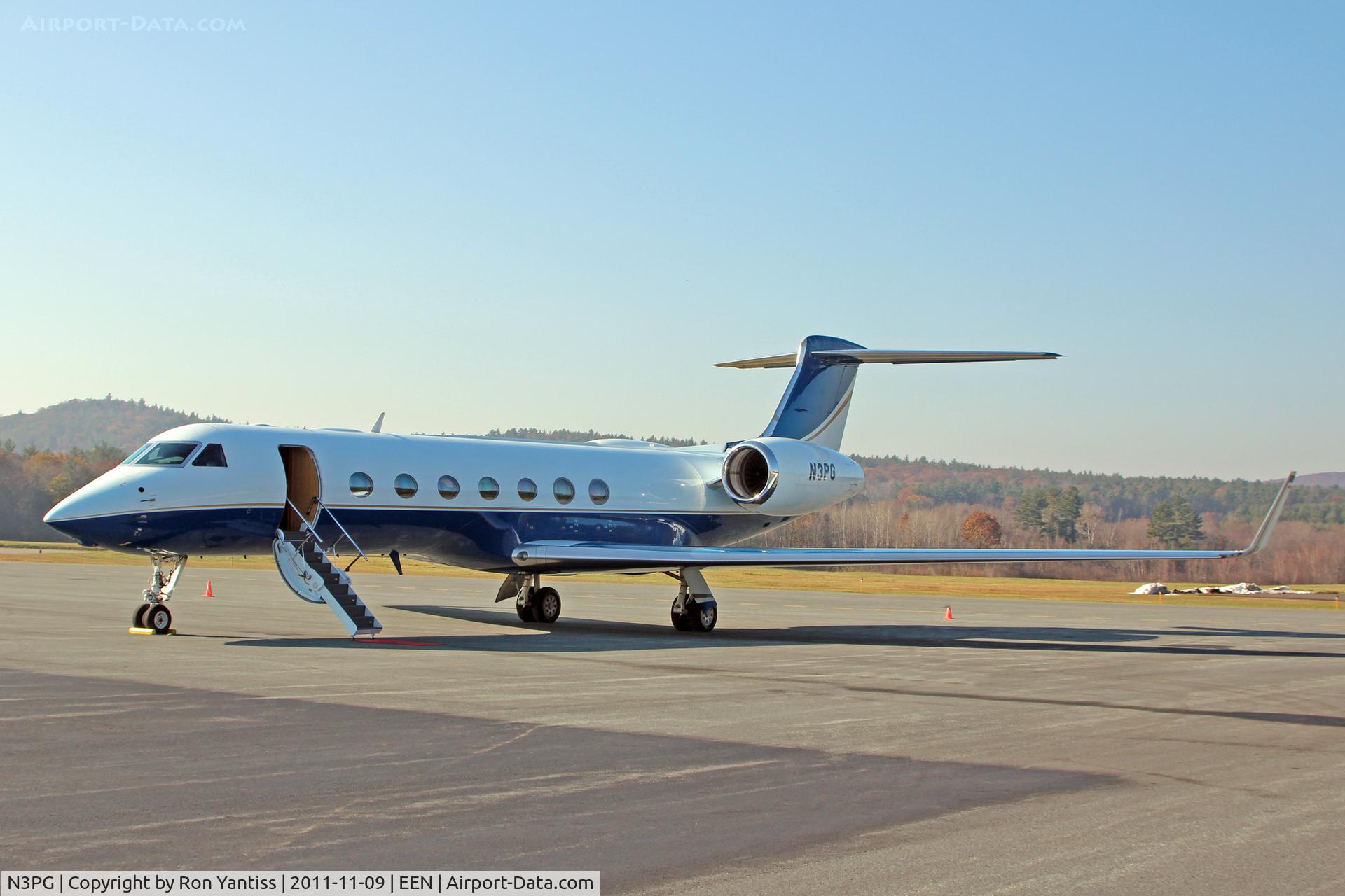 N3PG, 2005 Gulfstream Aerospace GV-SP (G550) C/N 5091, Parked at Dillant-Hopkins Airport, Keene, NH