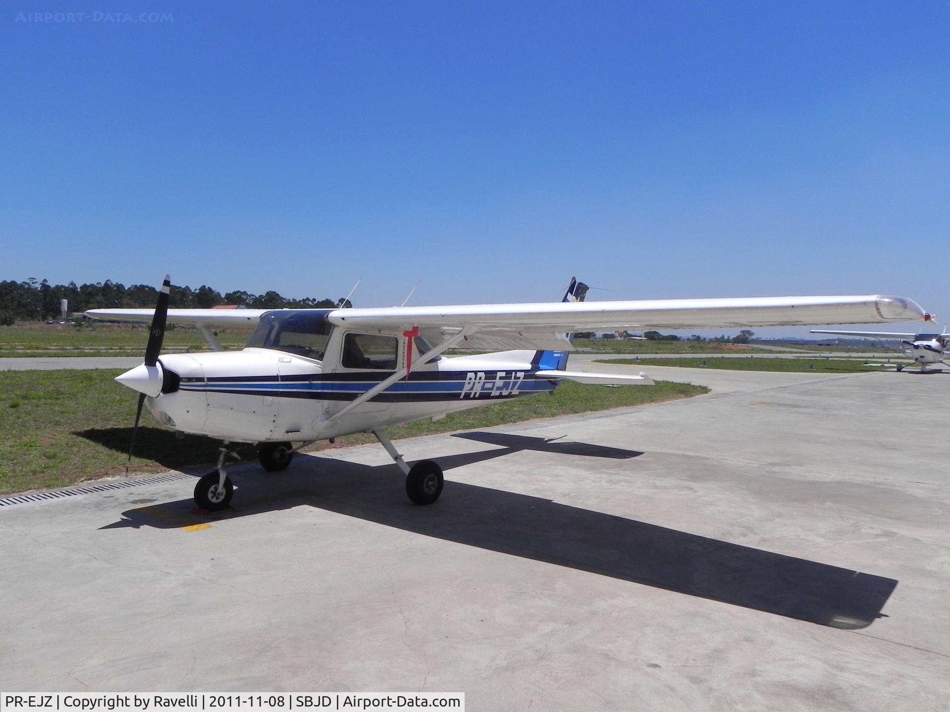 PR-EJZ, 1977 Cessna 152 C/N 15279507, EJZ awaiting its next assignment at Jundiaí, Brazil.