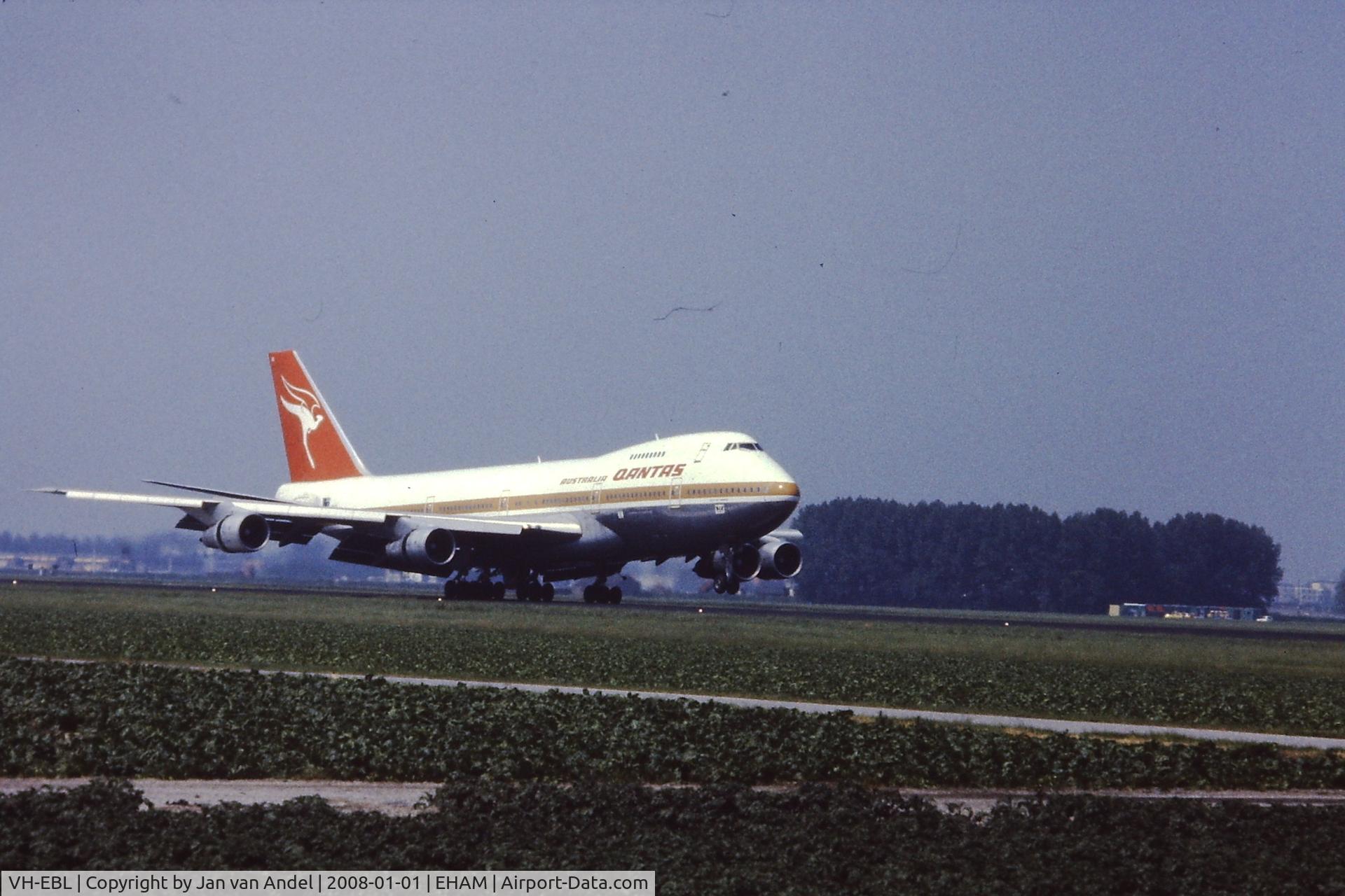VH-EBL, 1976 Boeing 747-238B C/N 21237, B747-238B landing at Schiphol Amsterdam
Early 1980 's