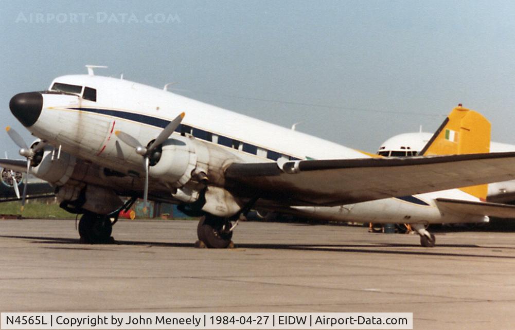 N4565L, 1939 Douglas DC-3-201A (C-47 Skytrain/Dakota) C/N 2108, Shortly after its delivery flight