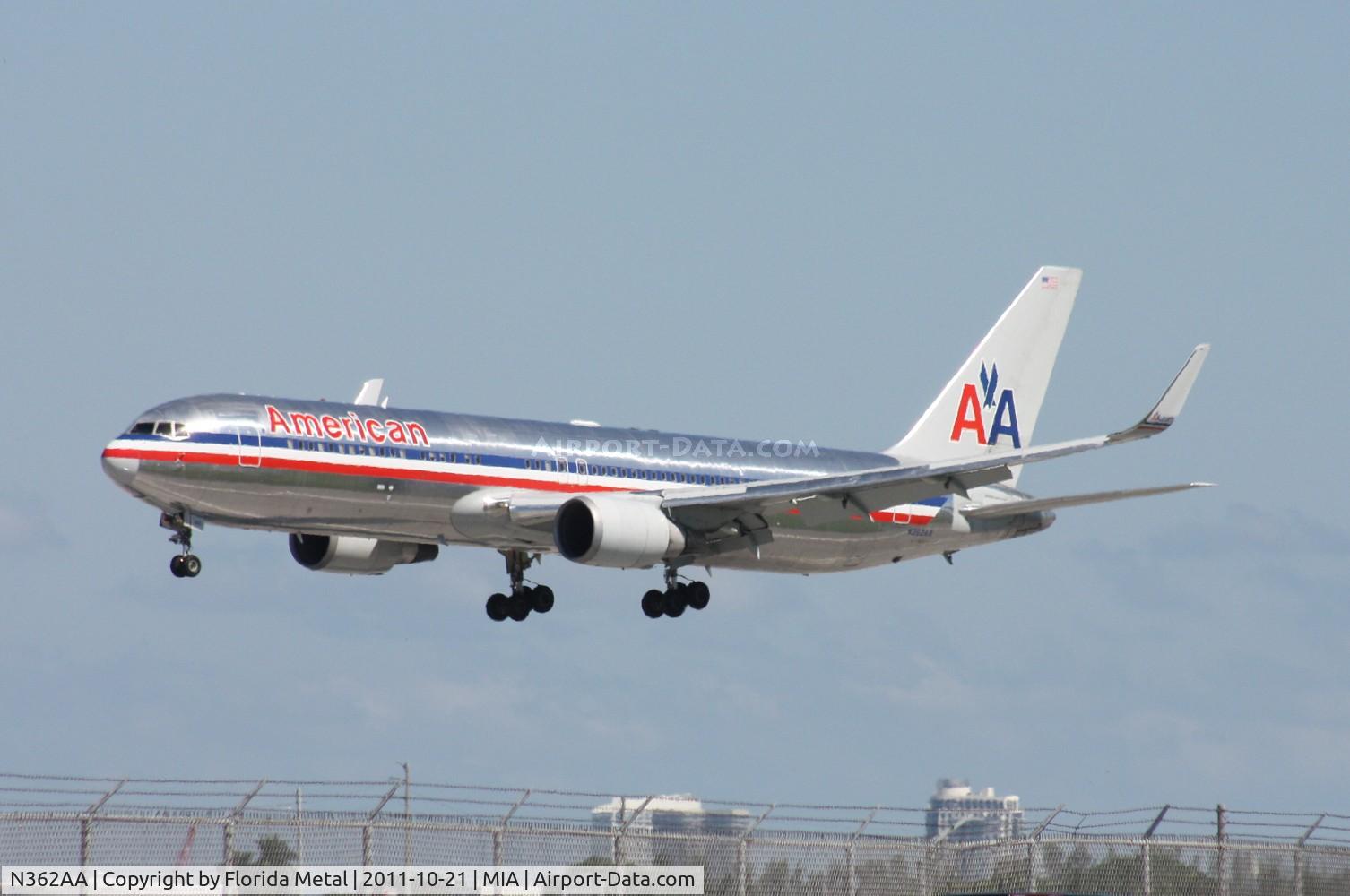 N362AA, 1988 Boeing 767-323 C/N 24043, American 767