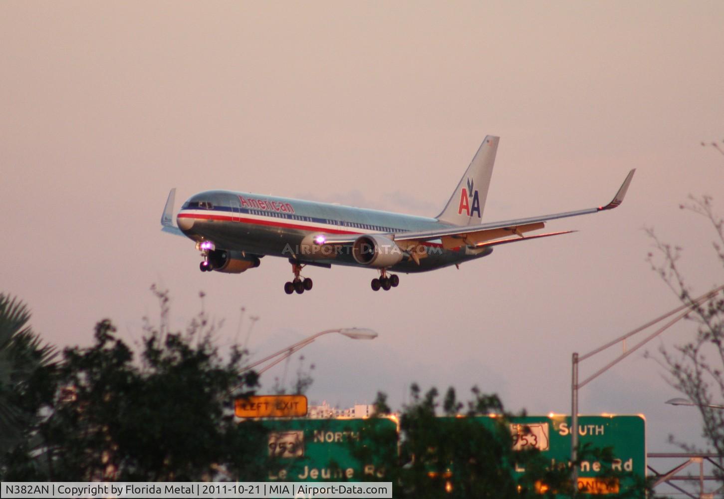 N382AN, 1993 Boeing 767-323/ER C/N 25451, American 767