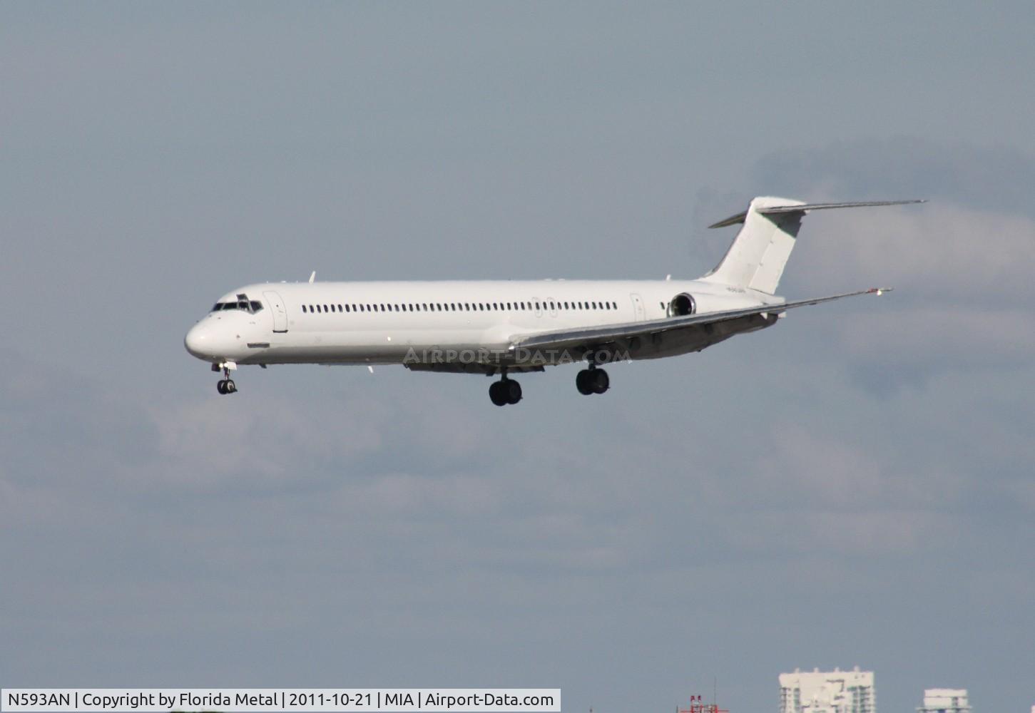 N593AN, 1993 McDonnell Douglas MD-83 (DC-9-83) C/N 53093, CSI Aviation Services MD-83