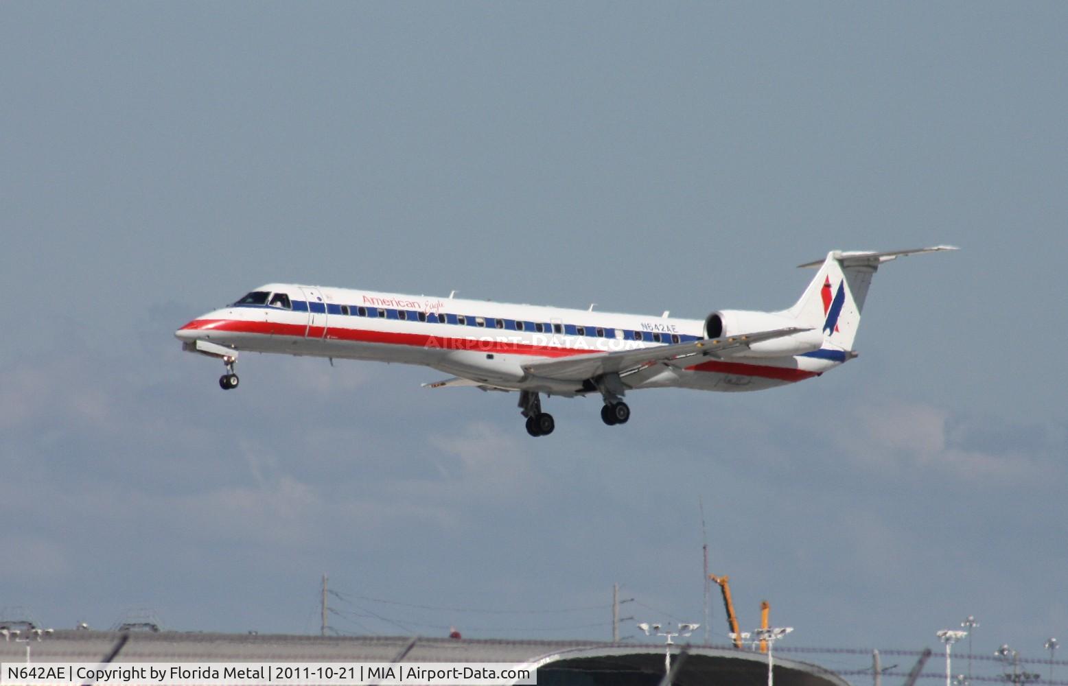 N642AE, 1999 Embraer ERJ-145LR (EMB-145LR) C/N 145193, Eagle E145