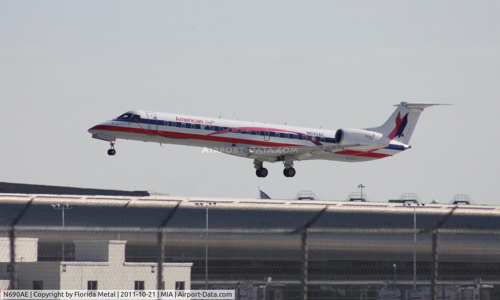 N690AE, 2004 Embraer ERJ-145LR (EMB-145LR) C/N 14500858, Eagle E145