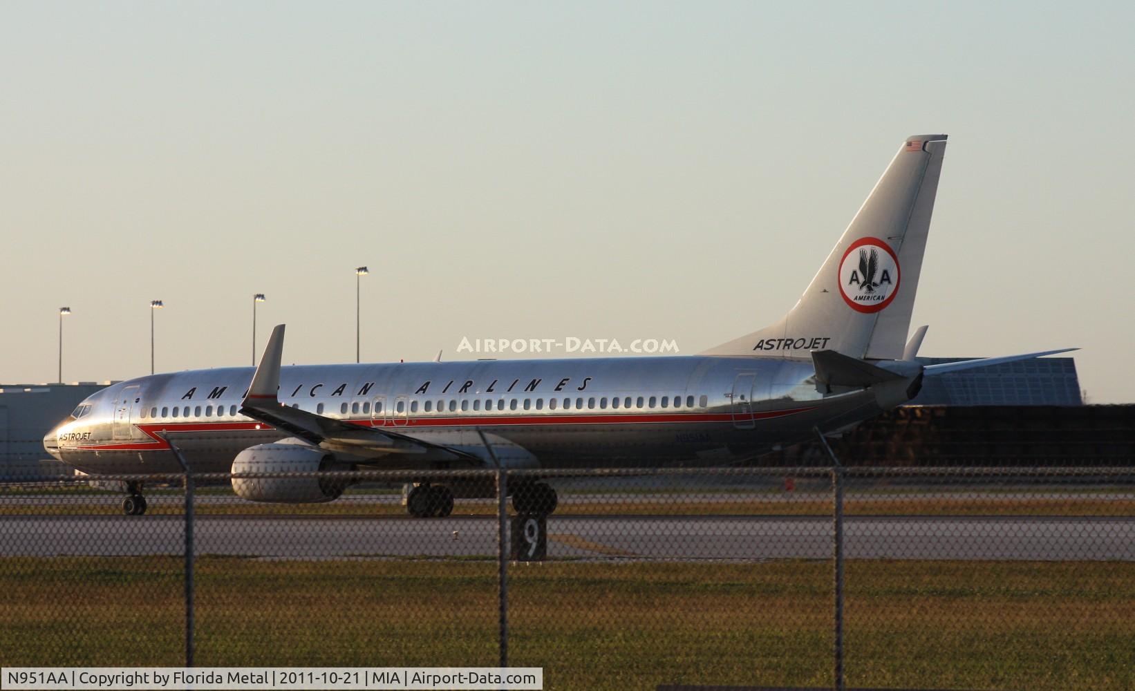 N951AA, 2000 Boeing 737-823 C/N 29538, American 737