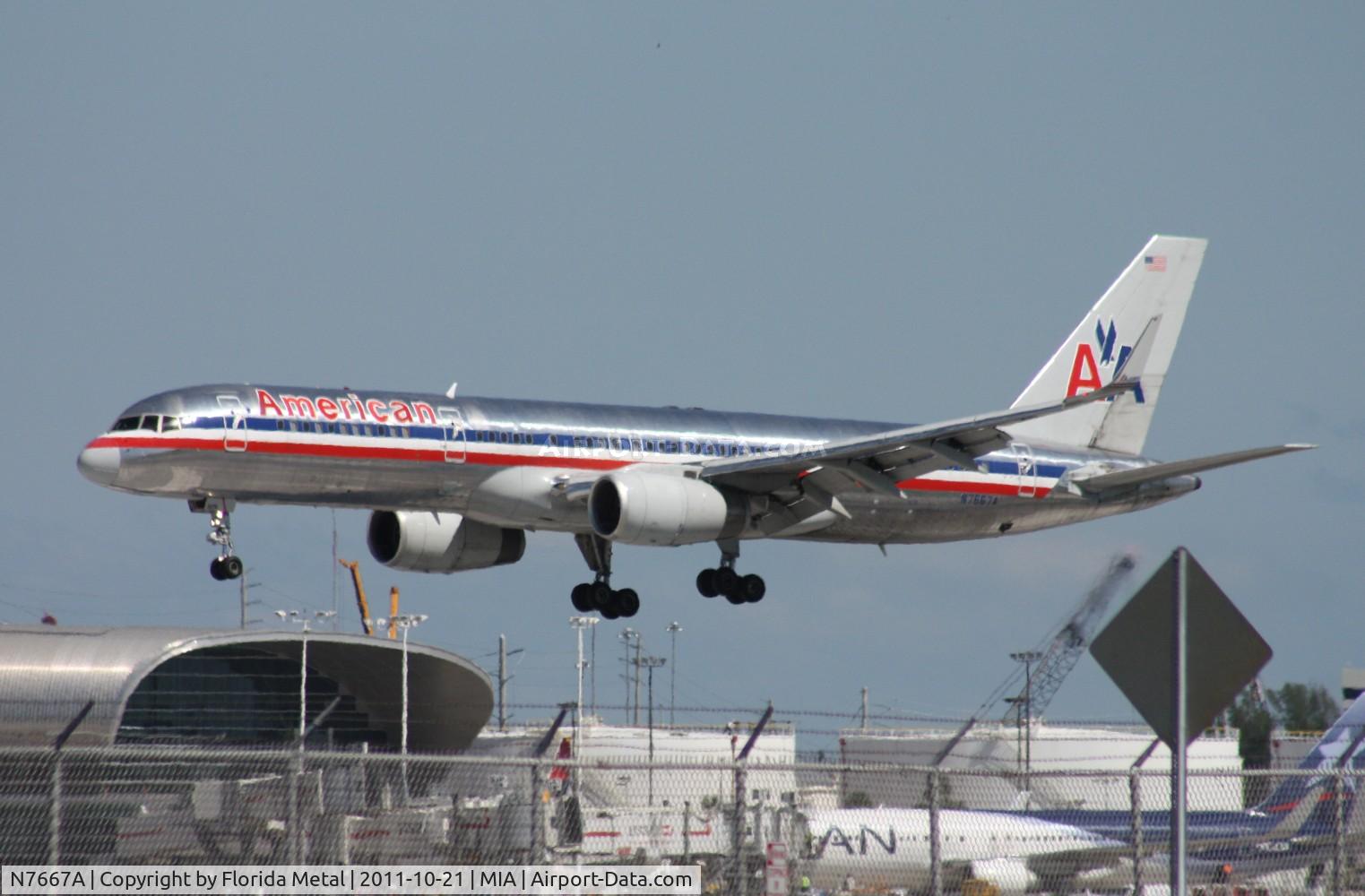 N7667A, 1992 Boeing 757-223 C/N 25301, American 757