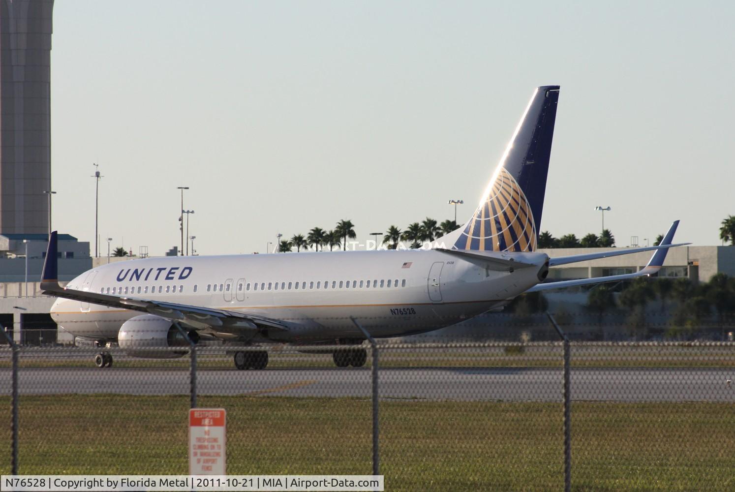 N76528, 2010 Boeing 737-824 C/N 31663, United 737