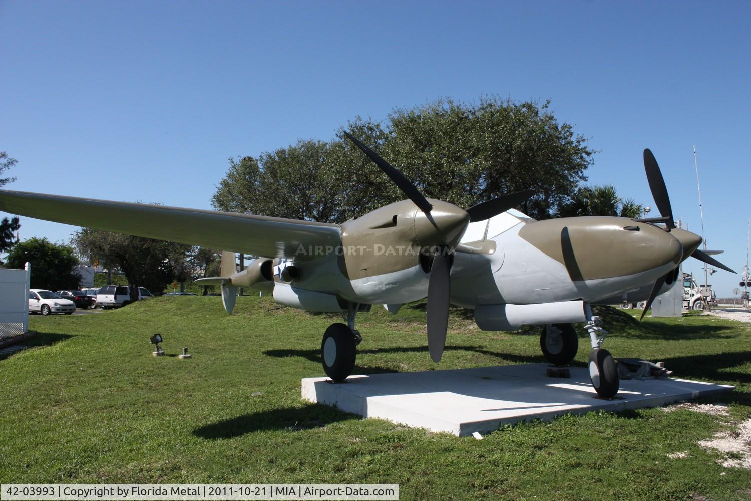 42-03993, Lockheed P-38 Lightning Replica C/N None, P-38 in front of 94th Aero Squadron