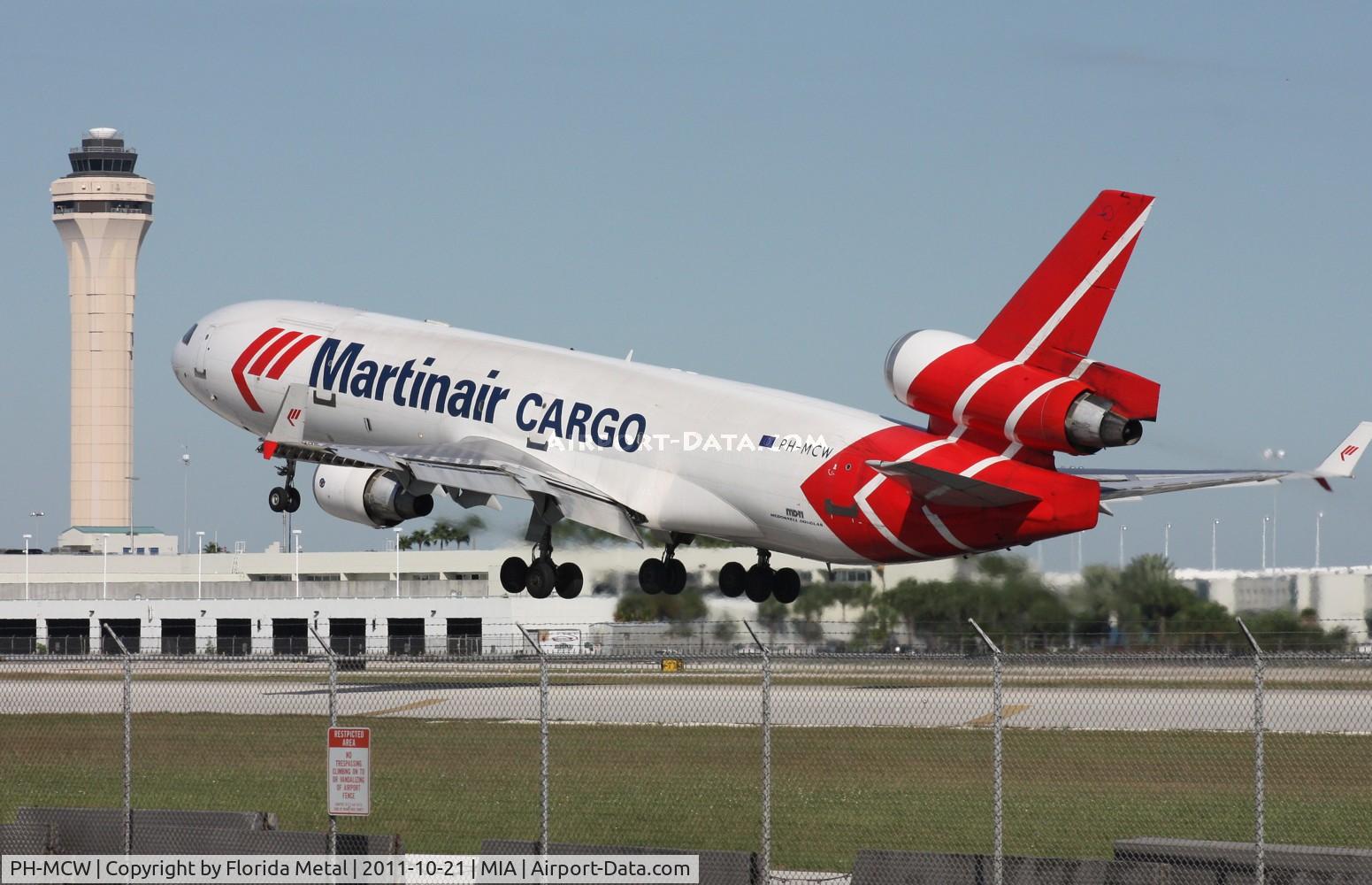 PH-MCW, 1998 McDonnell Douglas MD-11F C/N 48788, Lift off in about 3500 ft