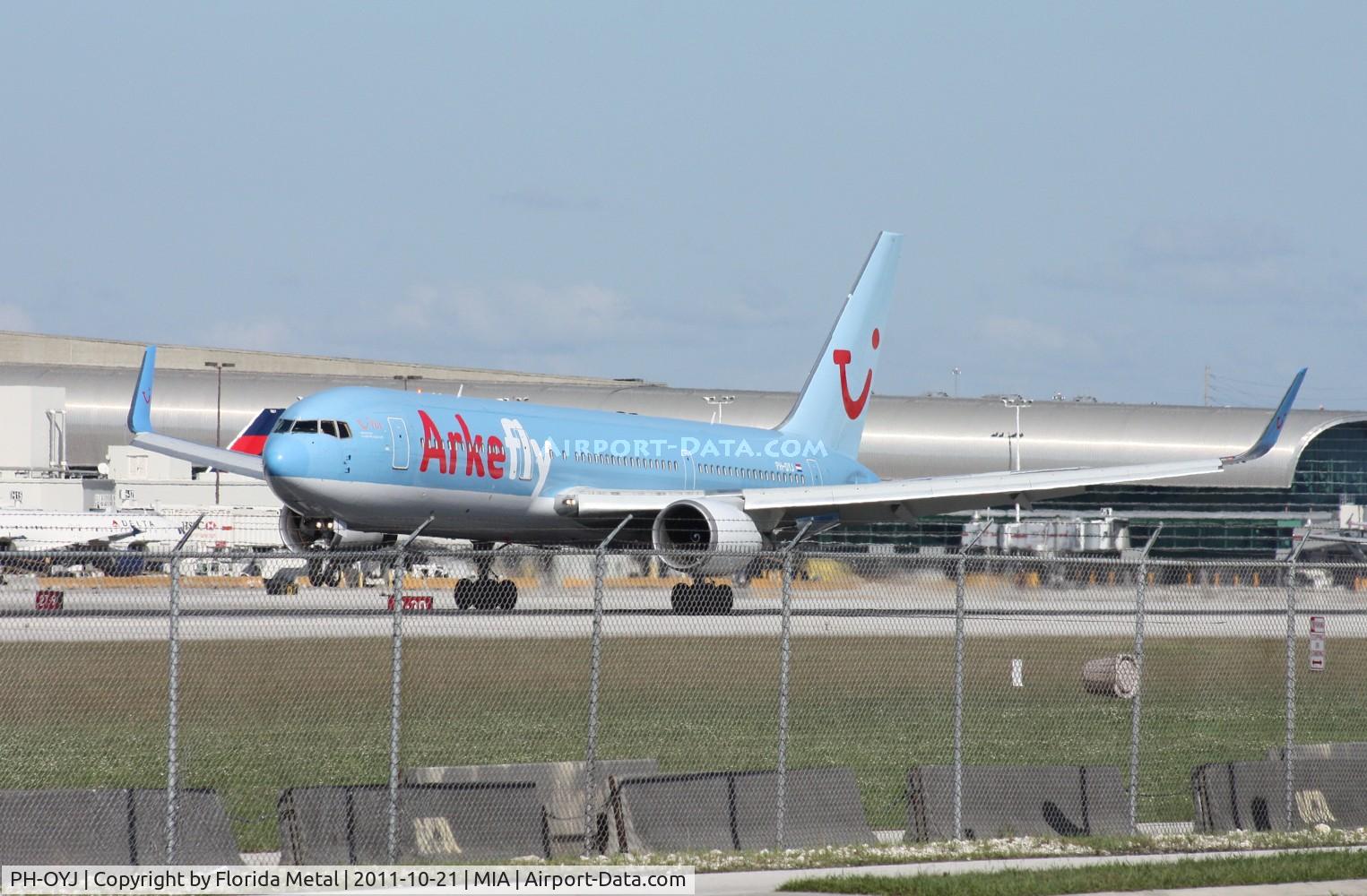 PH-OYJ, 2000 Boeing 767-304 C/N 29384, Arkiafly 767