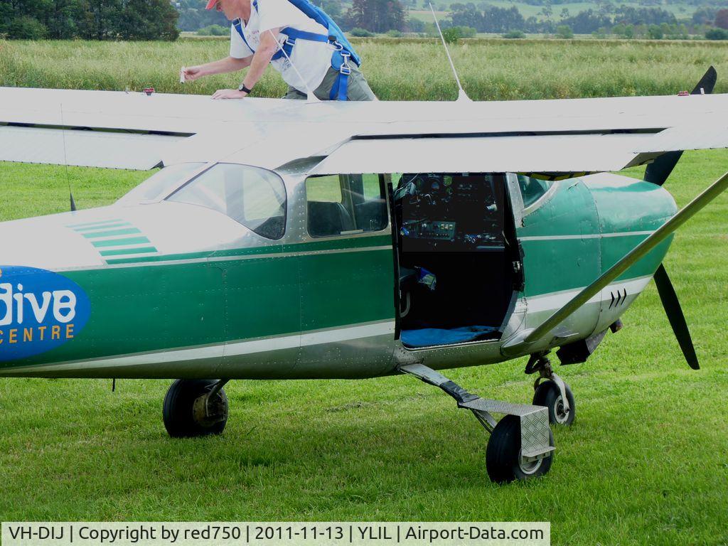 VH-DIJ, 1963 Cessna 182F Skylane C/N 18254959, The jump door on the Melbourne Skydive Cessna 182 VH-DIJ.