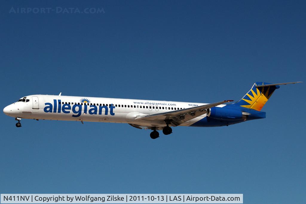 N411NV, 1992 McDonnell Douglas MD-82 (DC-9-82) C/N 53245, visitor
