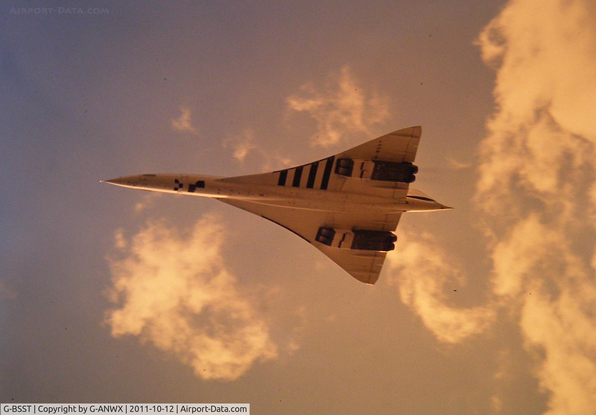 G-BSST, 1966 Aerospatiale-BAC Concorde Prototype C/N 002/13520, Displaying at Greenham Common 1973