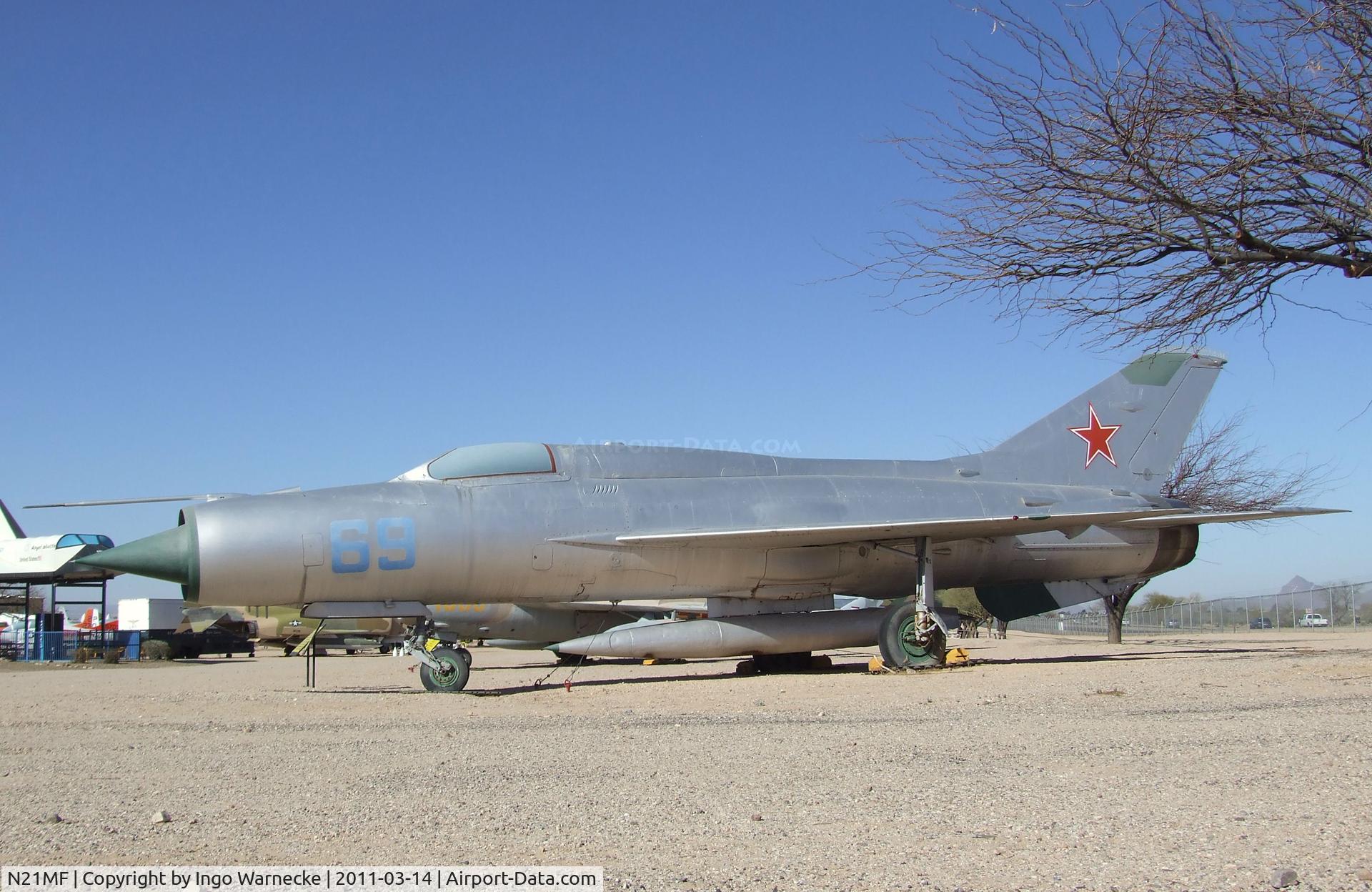 N21MF, Mikoyan-Gurevich MiG-21PF C/N 762410, Mikoyan i Gurevich MiG-21PF FISHBED-D at the Pima Air & Space Museum, Tucson AZ